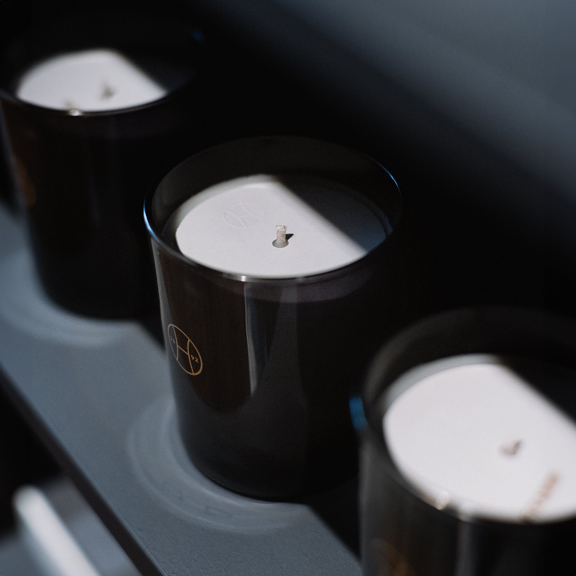 Humid Wood 175g Candle - Image 3